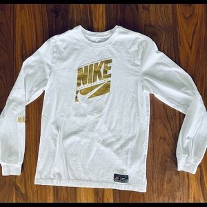 Men’s Long Sleeved Nike Tshirt